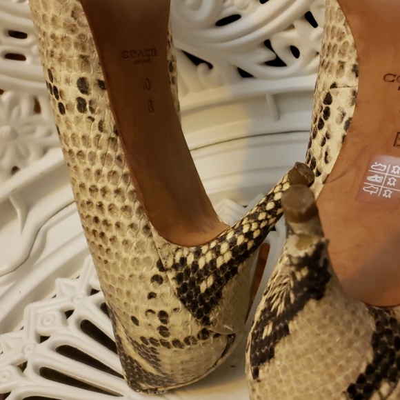 Coach Chelsey Printed Python Pumps Size 10B - Picture 7 of 8